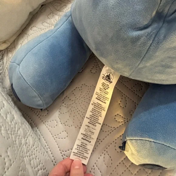 Disney Store Stitch Cuddleez large plush toy - Picture 4 of 4